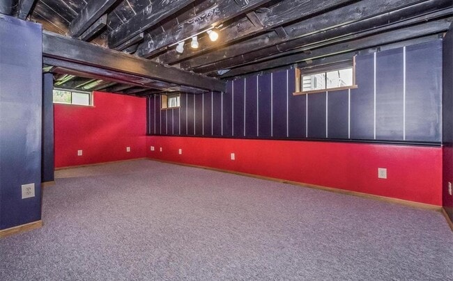 Building Photo - 3 Bedroom/1.5 Bathroom House - Available August 1st, 2025!