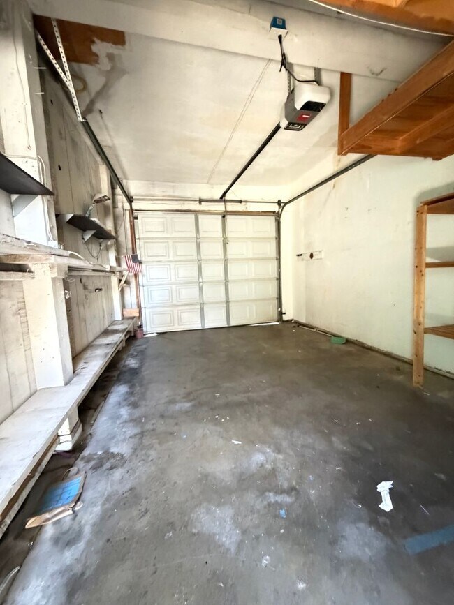 Building Photo - Top-Floor Corner Gem in the Heart of Normal Heights