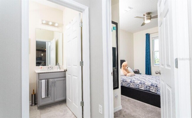 Building Photo - 1784 Chatsworth Cir