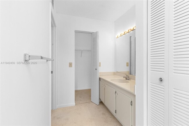 Building Photo - 8810 SW 132nd Pl