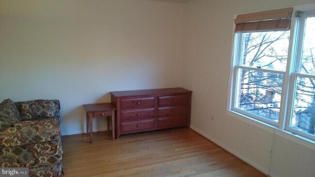 Building Photo - 618 N Tazewell St