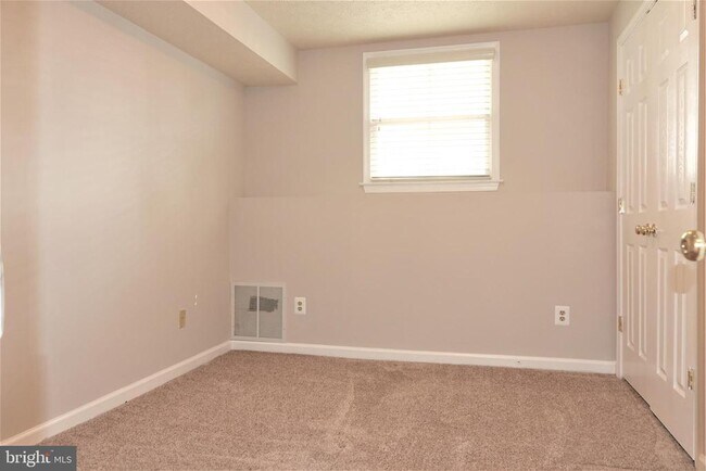 Building Photo - 708 Reserve Champion Dr