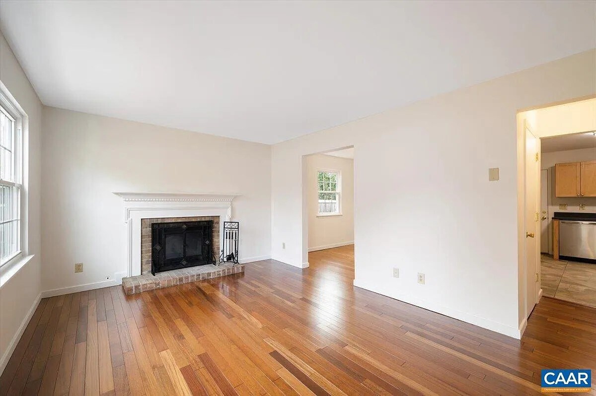 Building Photo - 803 Orangedale Ave