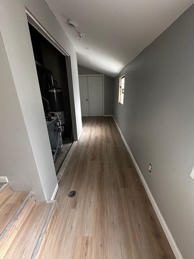 Building Photo - Great Home in Groose pointe $300 OFF MOVE ...