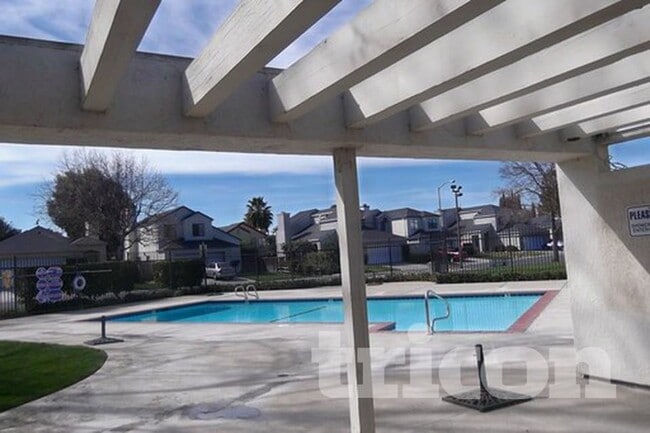 Building Photo - 1085 Quail Valley Run