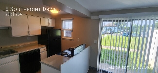 Building Photo - 6 Southpoint Dr