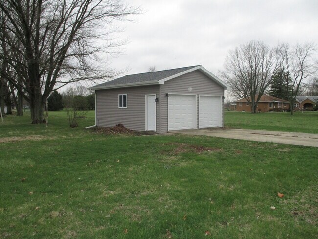 Building Photo - 1802 Church St