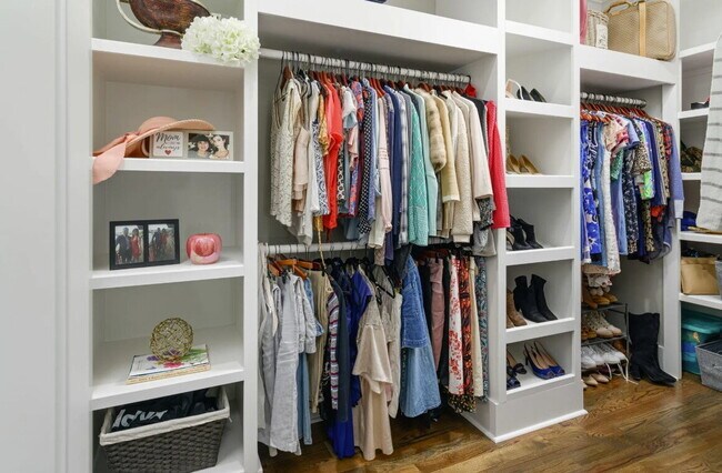 Building Photo - Amazing House In Windstone Available For Prelease