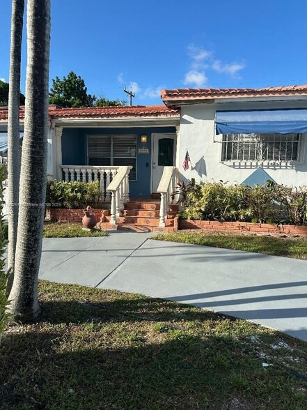 Primary Photo - 2225 SW 21st Ter