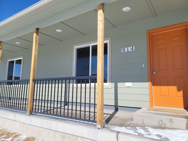 Building Photo - 914 Concerto Lane