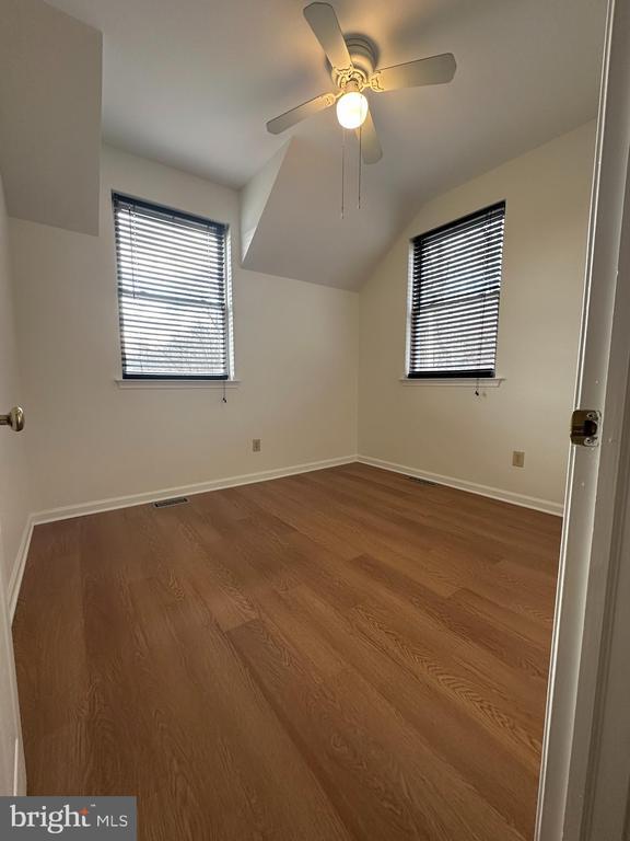 Building Photo - 205 S 7th St