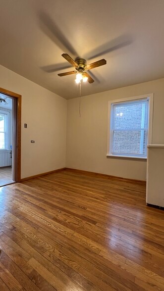 Bedroom 3 w/ Den - 3354 N Springfield Ave