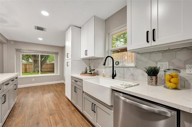 Building Photo - 16634 Bougainvilla Ln