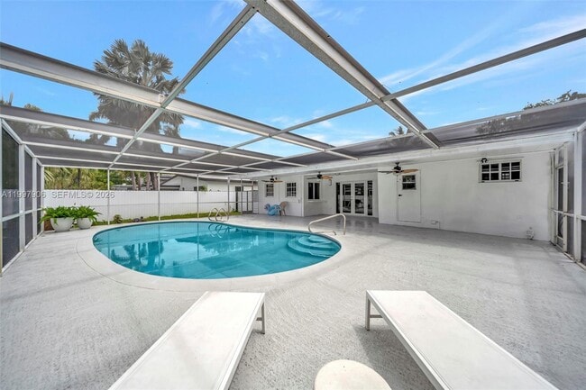 Building Photo - 15010 NE 7th Ave