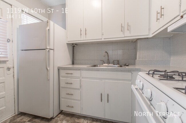 Building Photo - 1119 W 40th St