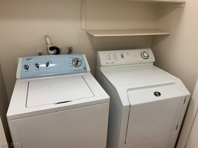 Building Photo - 424 Pine Haven St