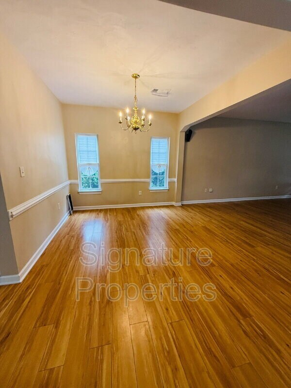 Building Photo - 712 Tallahassee Dr
