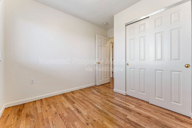 Building Photo - 588 S Eaton St