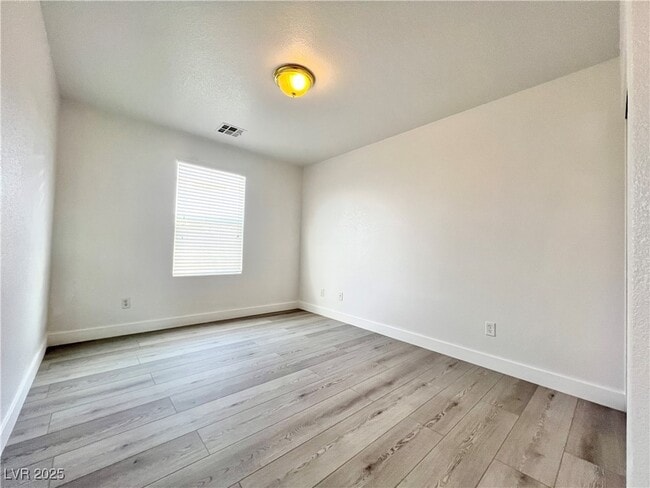 Building Photo - 8352 Crown Peak Ave