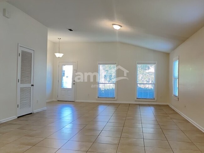 Building Photo - 603 Glendale Ln