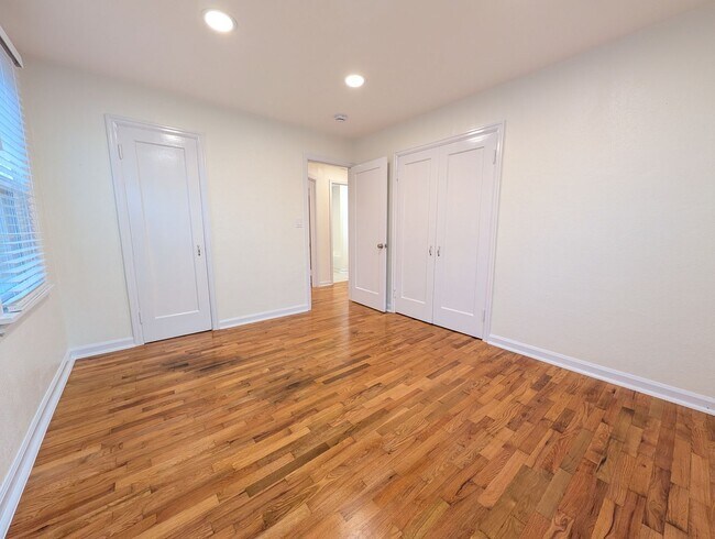 Building Photo - 1002 S 12th St