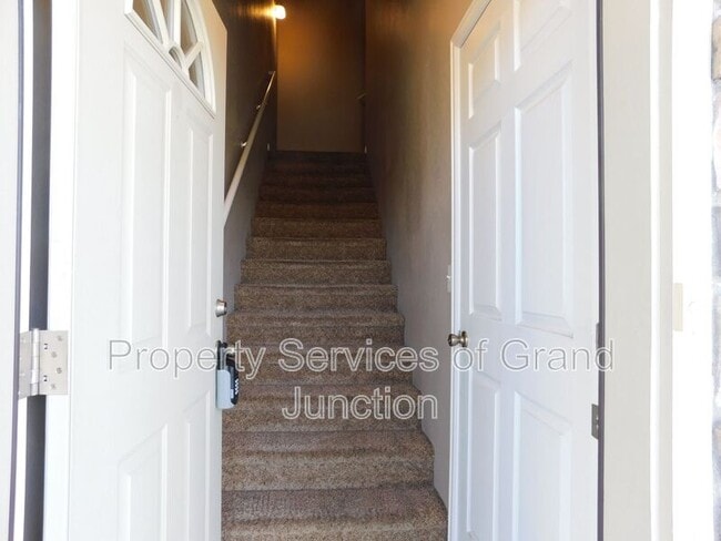 Building Photo - 1546 Poplar Dr