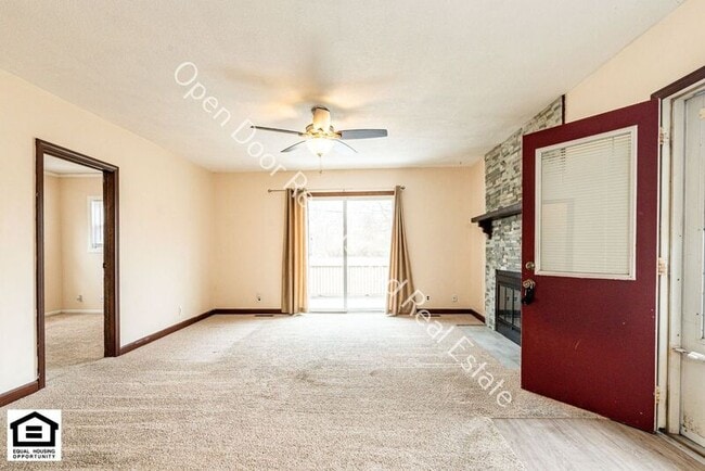 Building Photo - 605 N Camden Dr