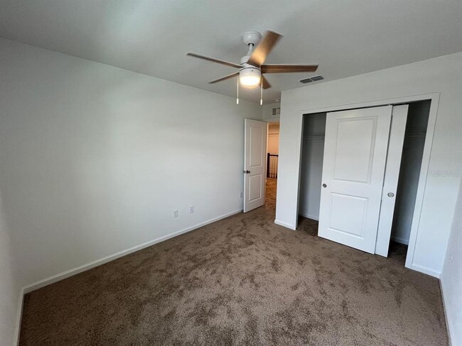 Building Photo - 9815 Walkway Dr