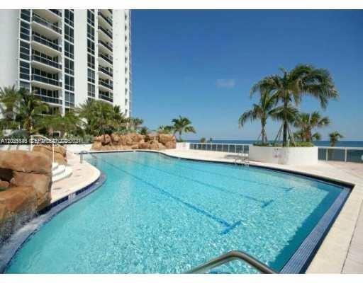 Building Photo - 18201 Collins Ave
