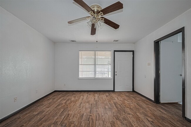 Building Photo - 423 Gammon Dr