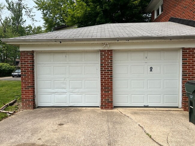 Building Photo - 26202 Lakeshore Blvd