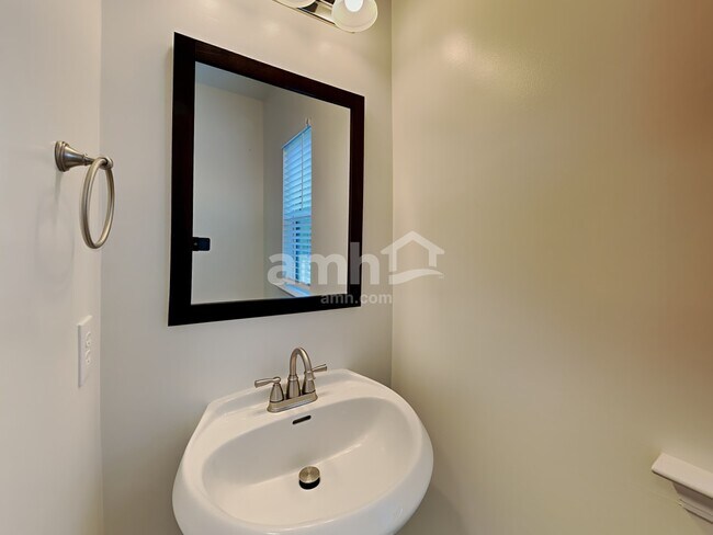 Building Photo - 1490 Aster Ives Dr