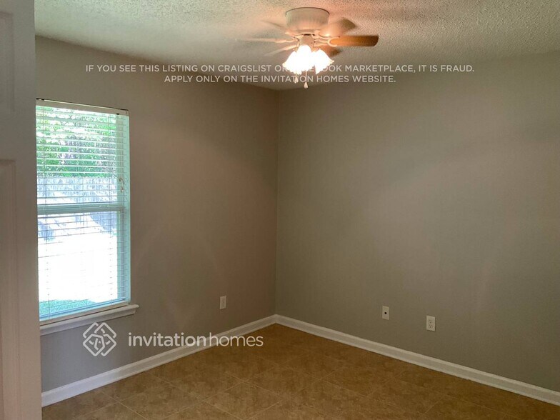 Building Photo - 4757 Goshawk Dr E