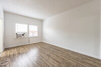 Interior Photo - 1310 S Wilton Pl