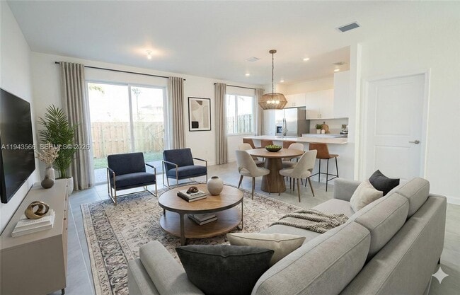 Building Photo - 1473 SE 6th Ter