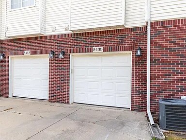 Building Photo - 5439 Twin Oaks Dr