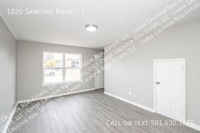 Building Photo - 1820 Sanford Dr