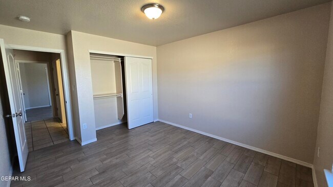 Building Photo - 14229 Otter Point Ct