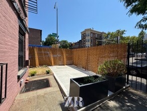 Building Photo - 789 Greene Ave