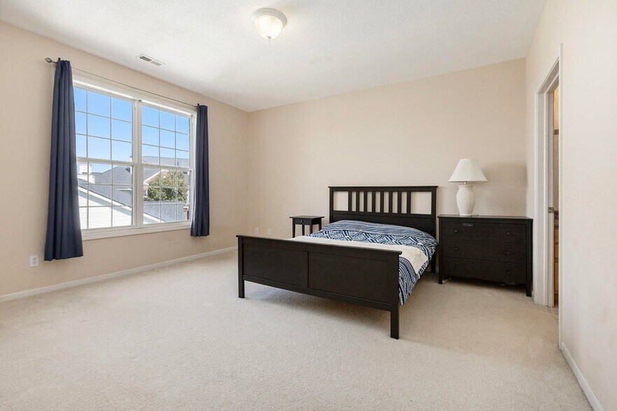 Building Photo - 331 Scio Village Ct