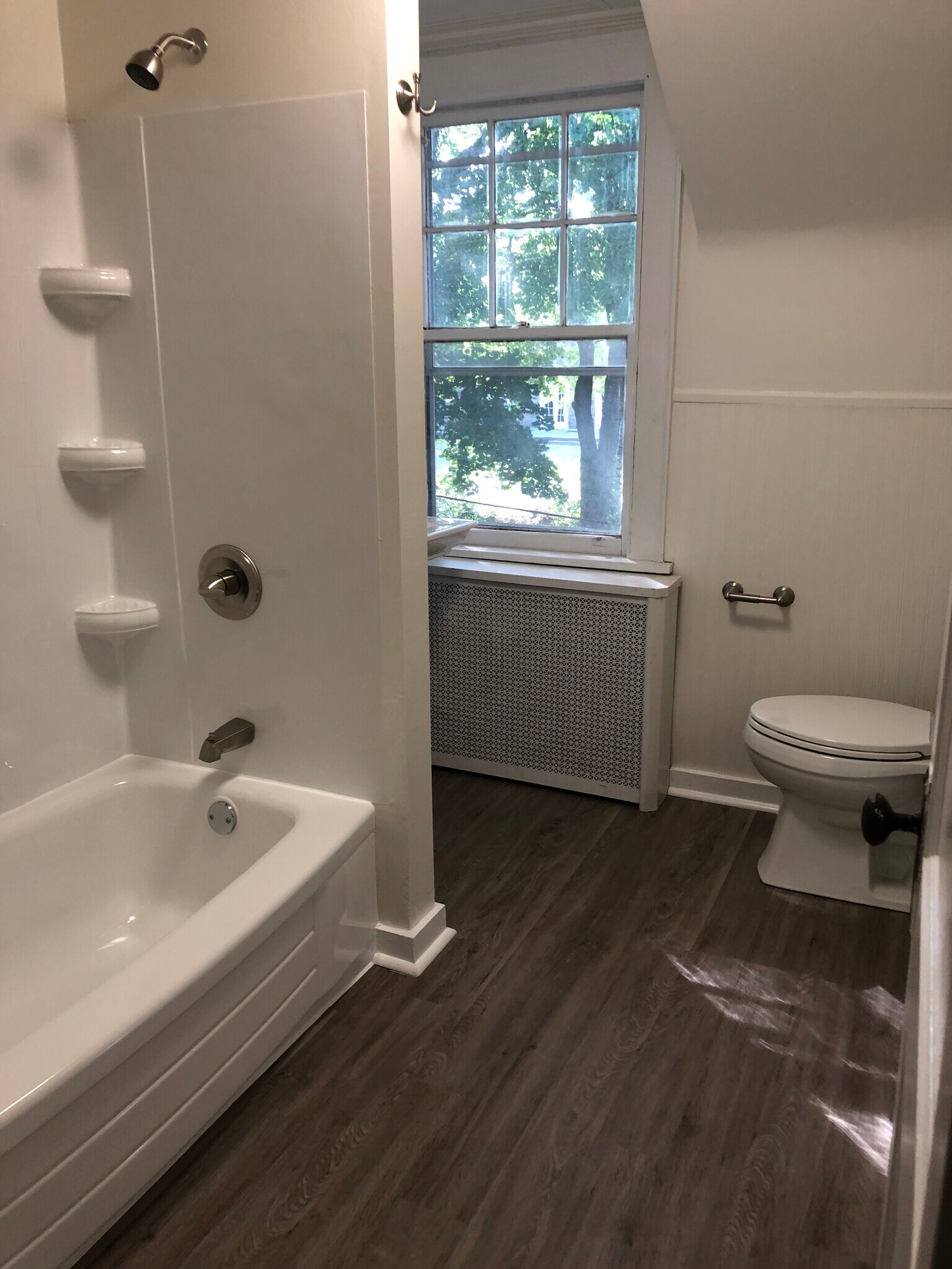 Building Photo - 245 E Hamilton Ave