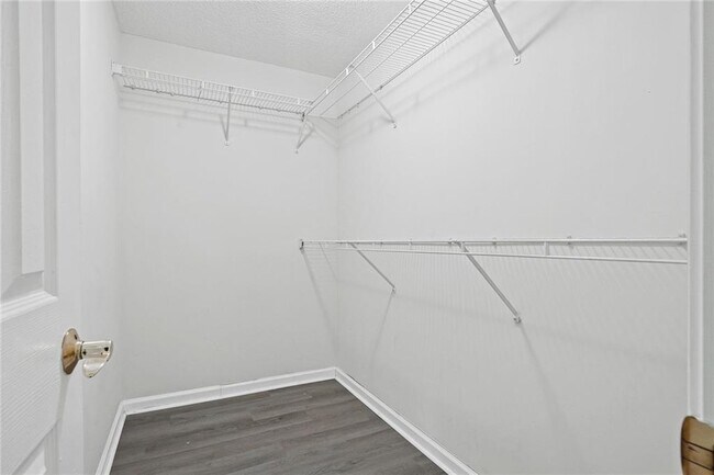 Building Photo - 3025 Andora Dr SW
