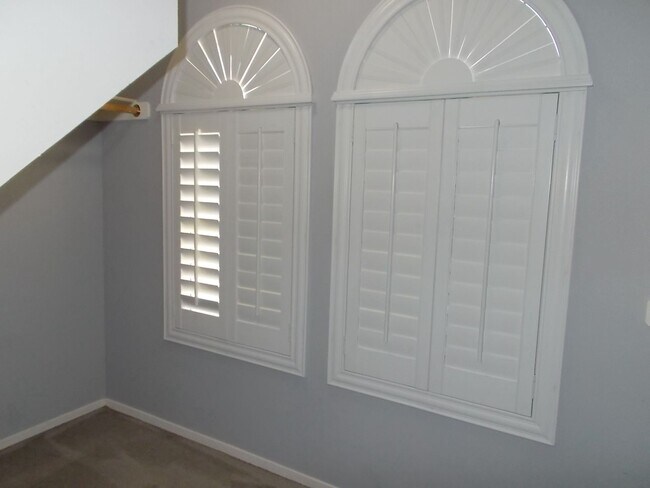 Building Photo - Spacious 3-Bedroom Cul-de-Sac Home in Prime Location