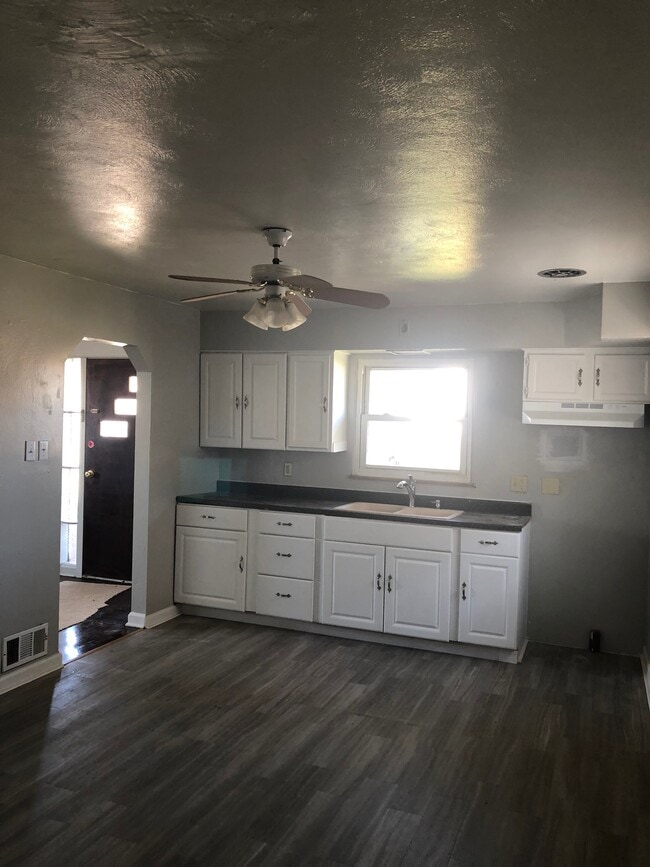 Eat in Kitchen - 416 S 17th St