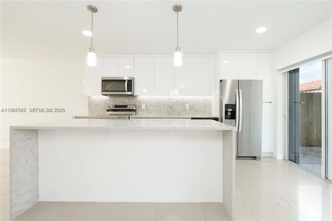 Building Photo - 6080 W 26th Ct