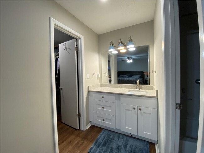 Building Photo - 704 Dunbar Dr