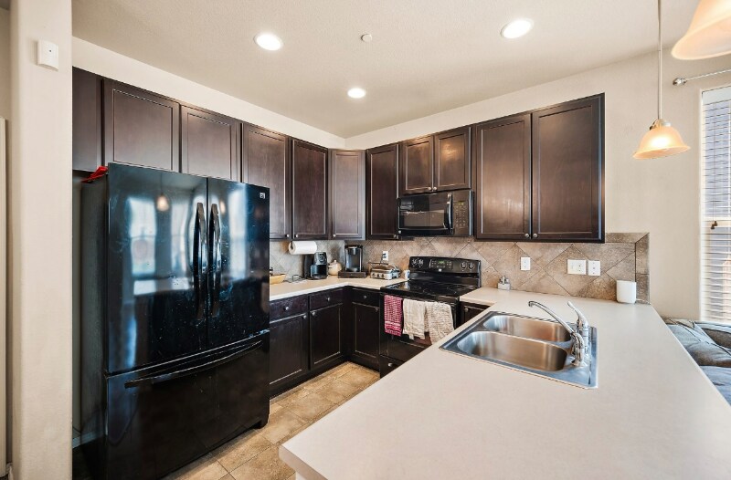 Building Photo - 2404 Obsidian Forest View