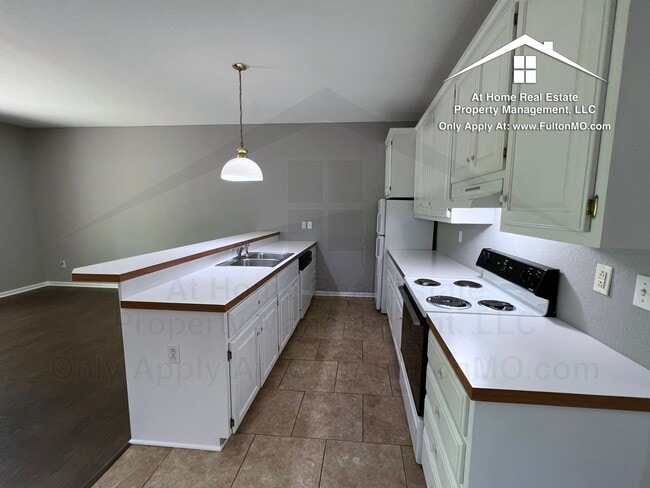 Building Photo - 997 Boulder Ct