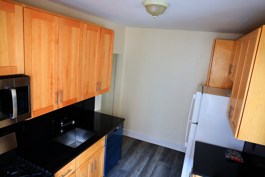 Building Photo - 19914 32nd Ave