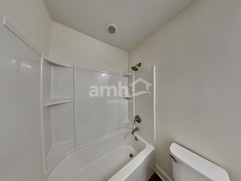 Building Photo - 306 Crestrun Loop